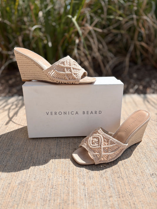 eronica Beard Size 9 Ivory Shoes