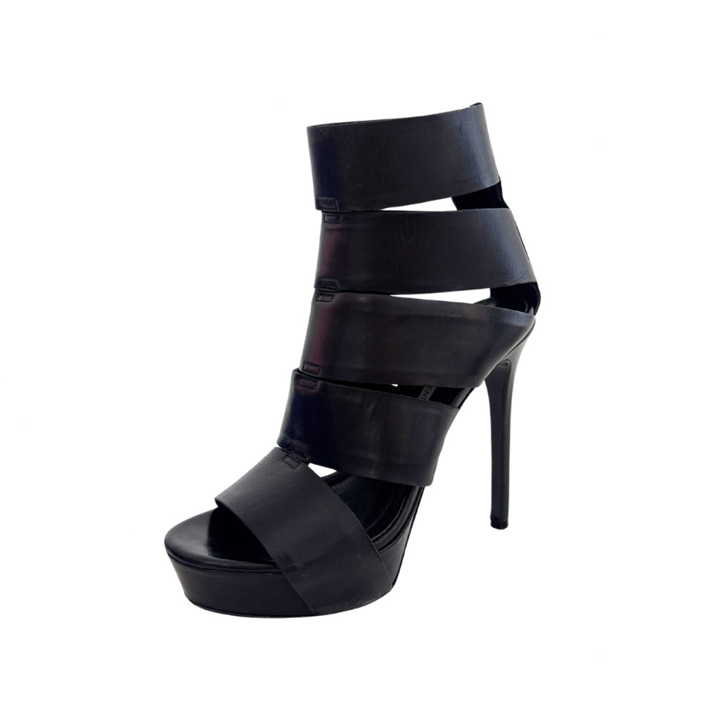 Vera Wang Size 7.5 Black Shoes