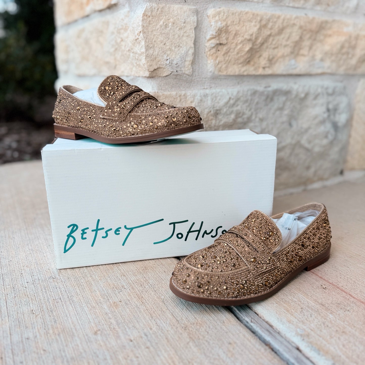 Betsey Johnson Size 7 Gold Loafers