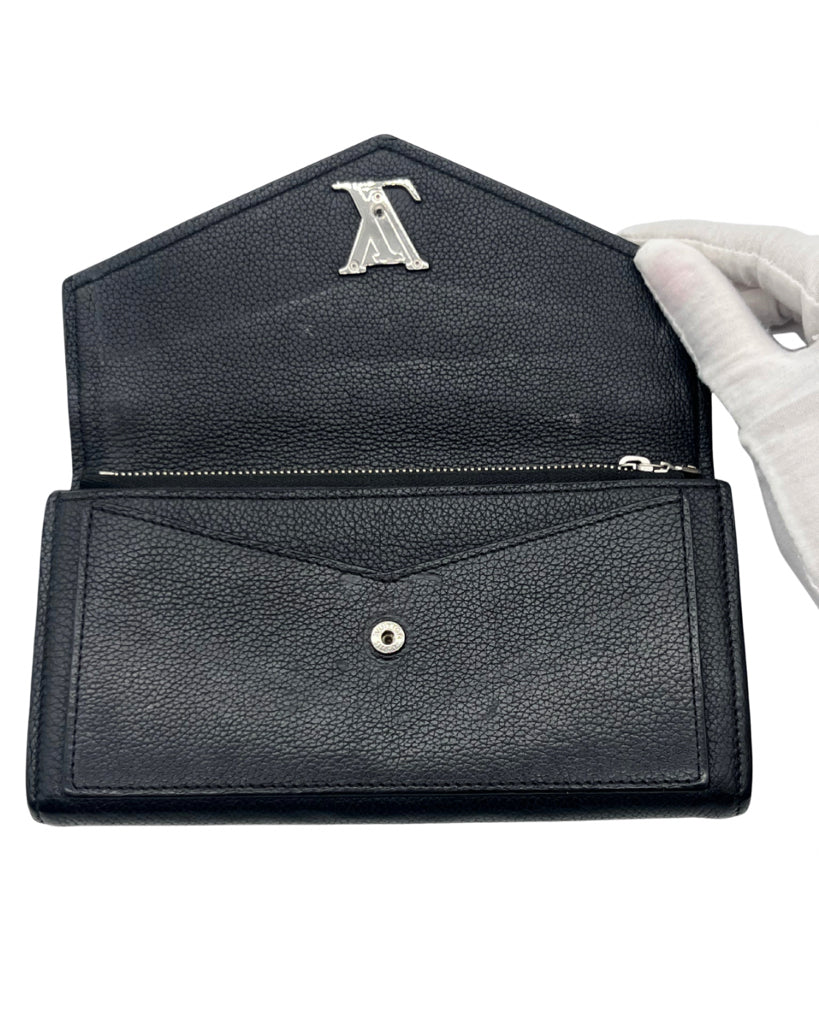 Louis Vuitton Black Lockme II