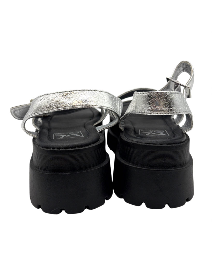 DL Size 7 Silver Sandals