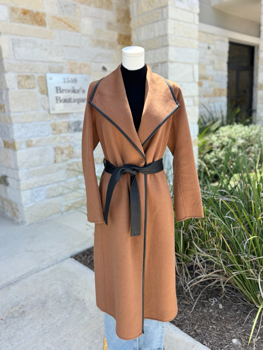 Tahari Size Small Coat R/$178