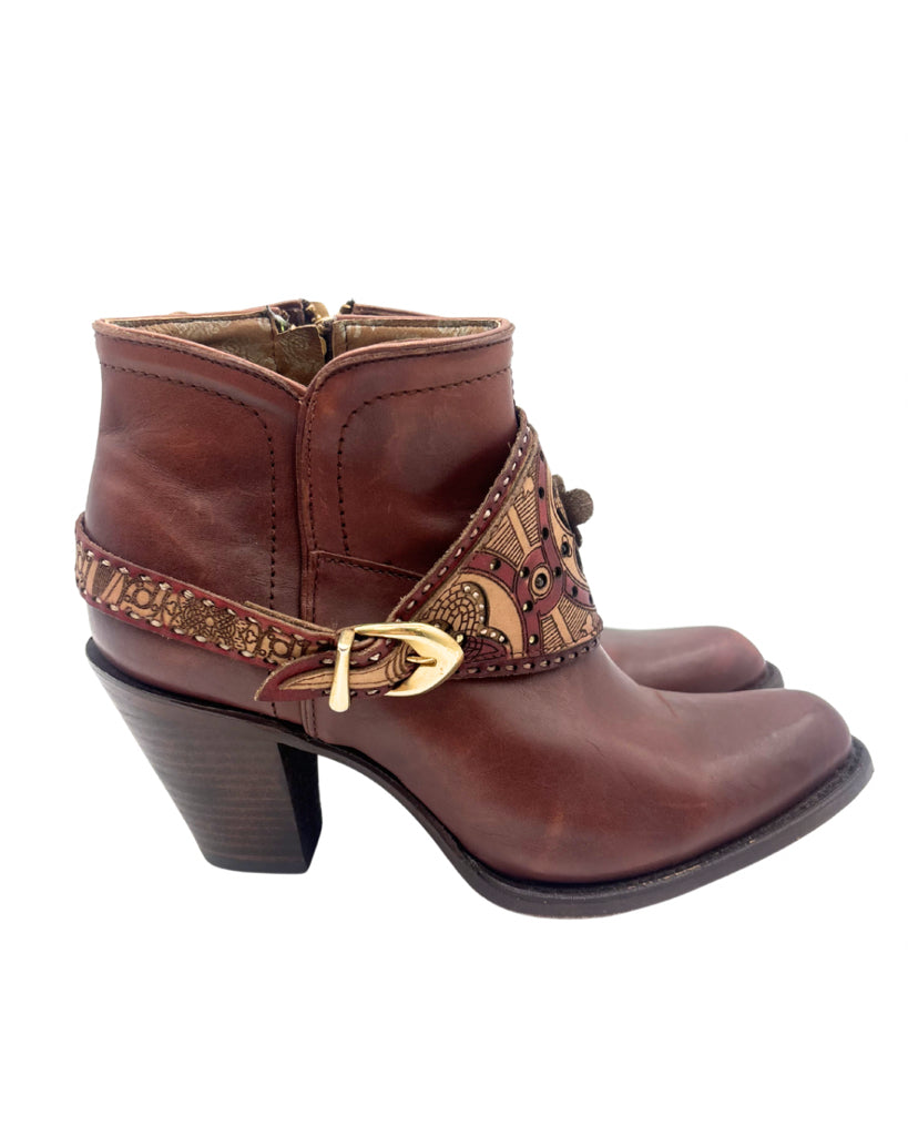 Cuadra Size 8  Boots