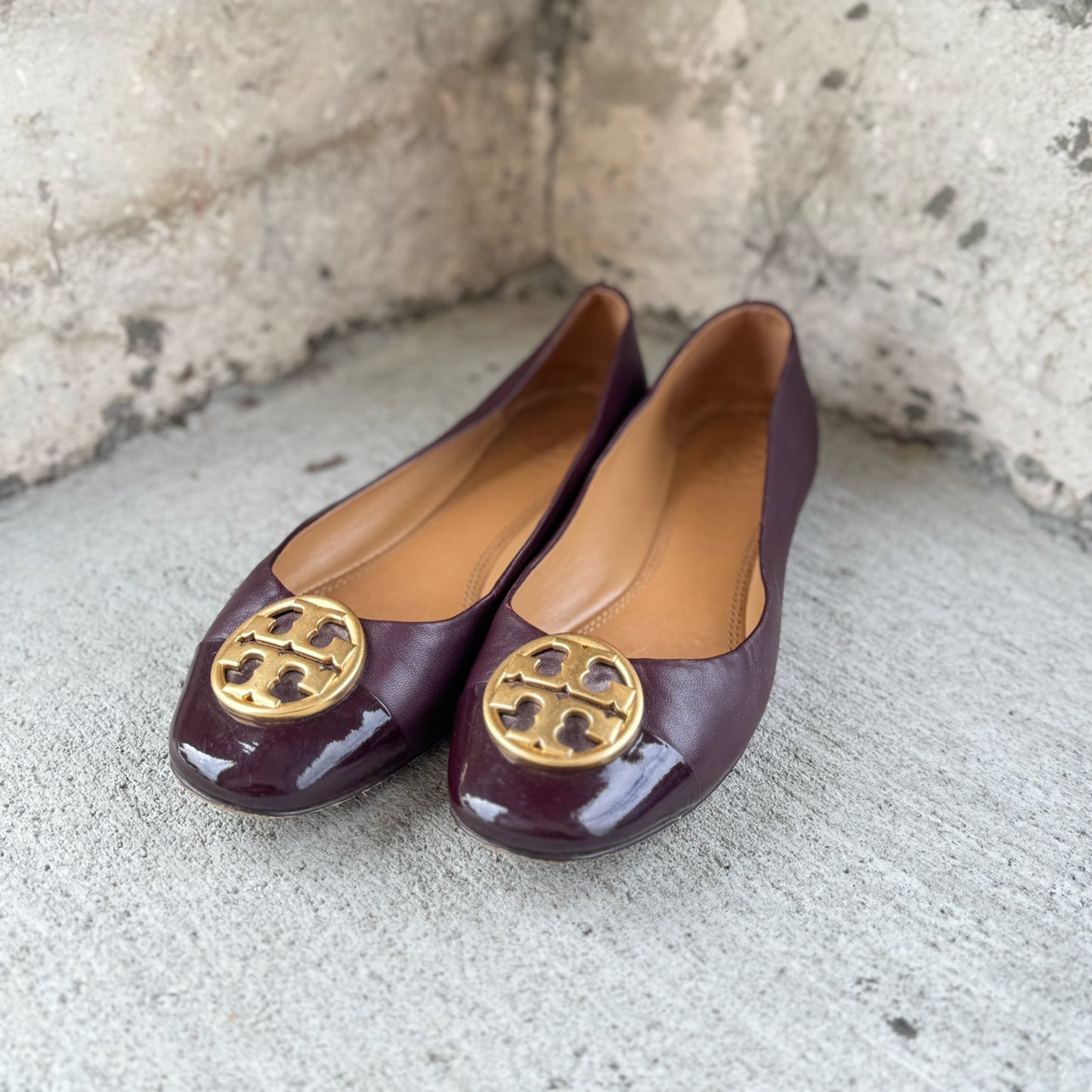 Tory Burch Size 6 Burgundy Flats