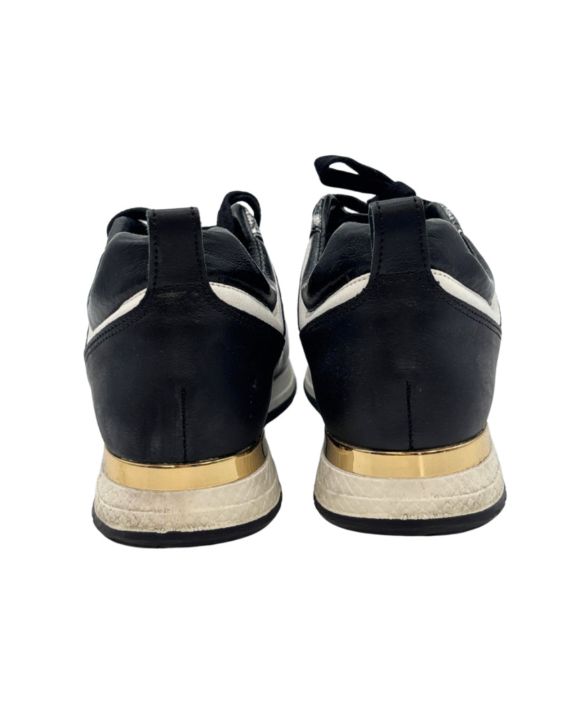Mario Valentino Size 6 Black Sneakers