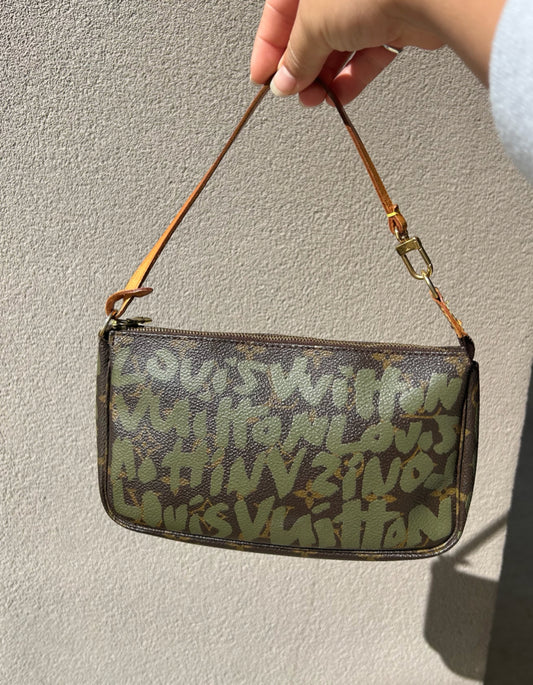 Louis Vuitton Grafitti Pochette