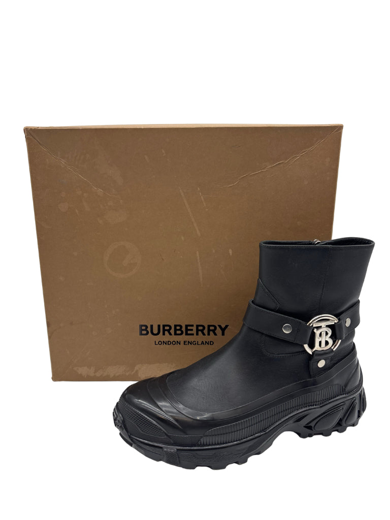 Burberry Size 39 Black Chort TB Barness Rubber Boots