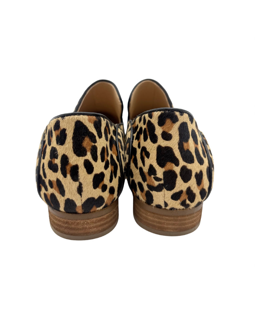 Clarks Size 9 Leopard Print Loafers