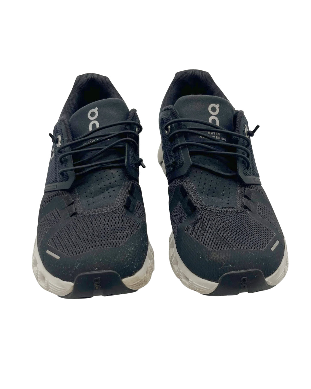 On Cloud Size 6 Black Sneaker