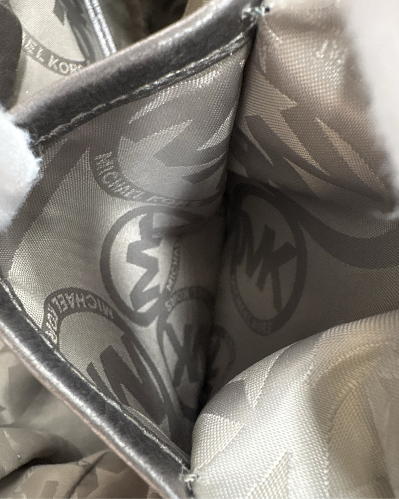 Michael Kors Silver Sholder Bag