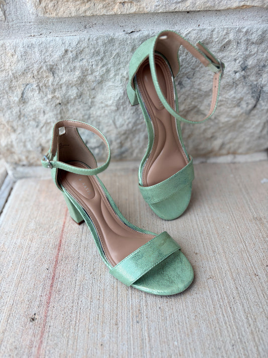 KELLY & KATIE Size 7 Heels