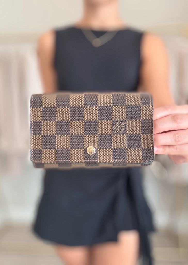 Louis Vuitton Damier Ebene Tresor Wallet