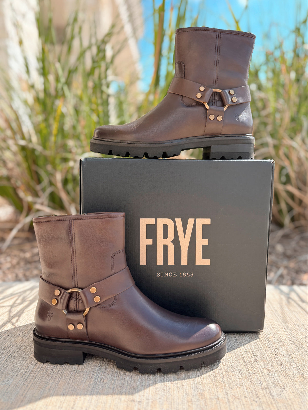 FRYE Size 11 Olivia Harness Short Boots